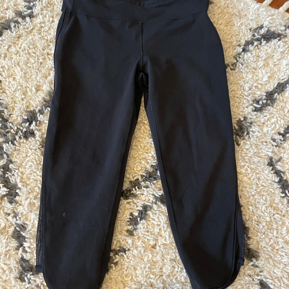 Lulu cropped leggings